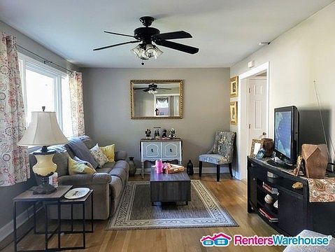 4th image of 6601 Fernwood St