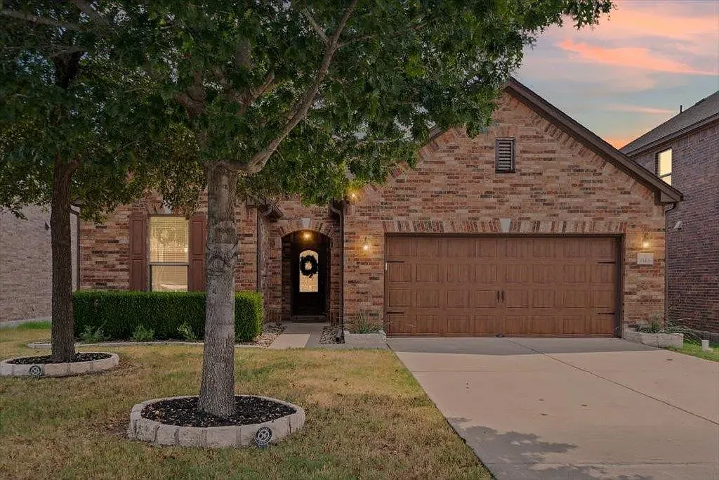 3 bed, 1778 sqft, $2,000 — Photo 1
