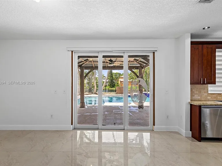 15835 NW 7th St — Photo 9
