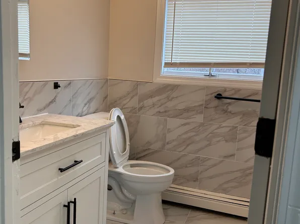 681 Charles St APT 4, Providence, RI 02904