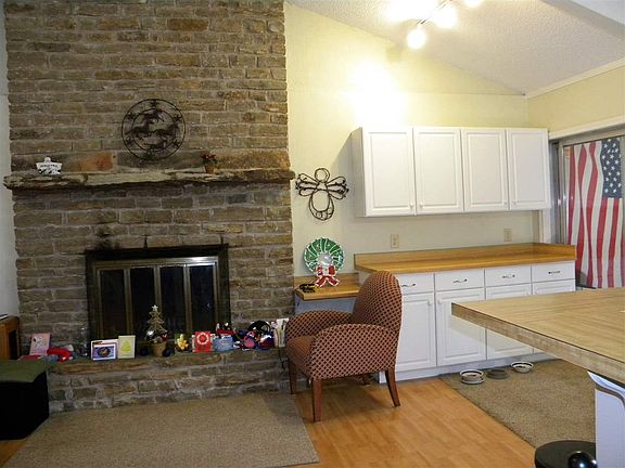 4th image of 406 N River Oaks Dr