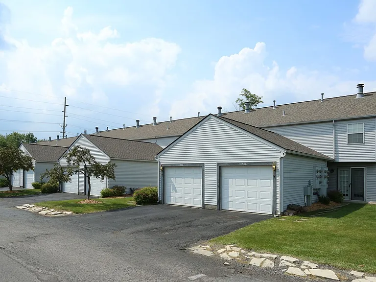Stratford Chase Townhomes — Photo 16