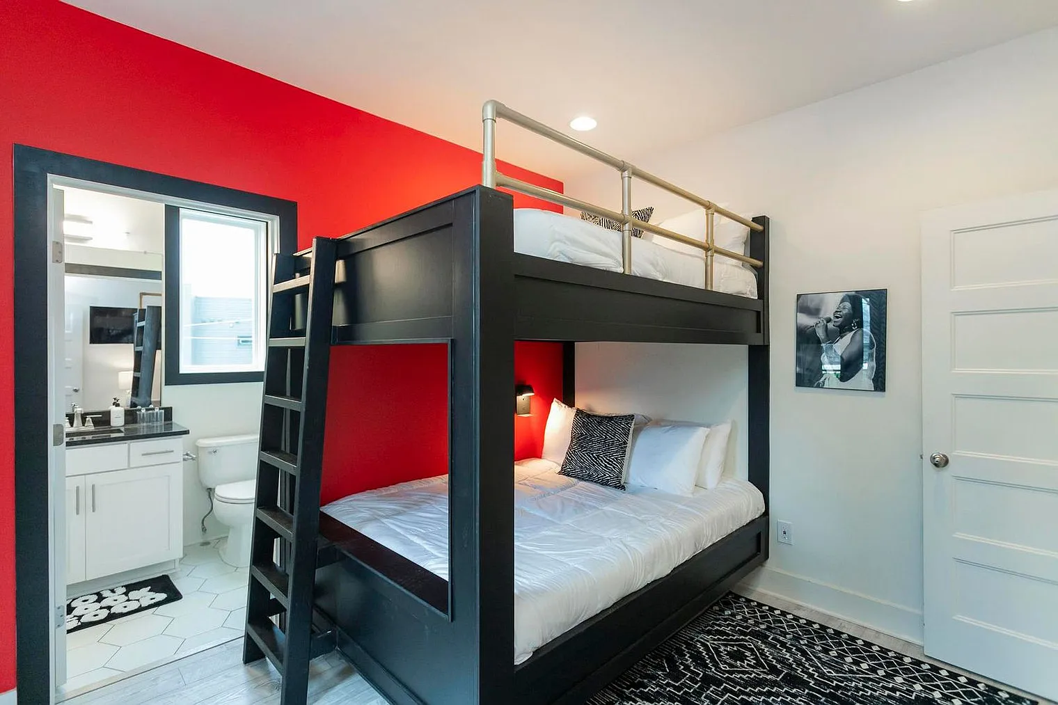 2 bed, 2.0 bath, $2,914 — Photo 3