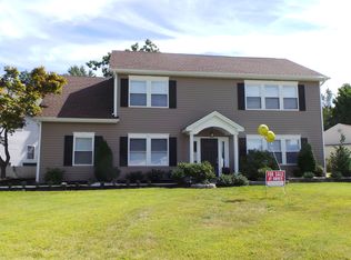 2 Ashley Rd, Edison, NJ 08817