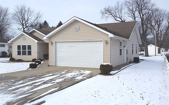 2nd image of 423 Lakemont Ave