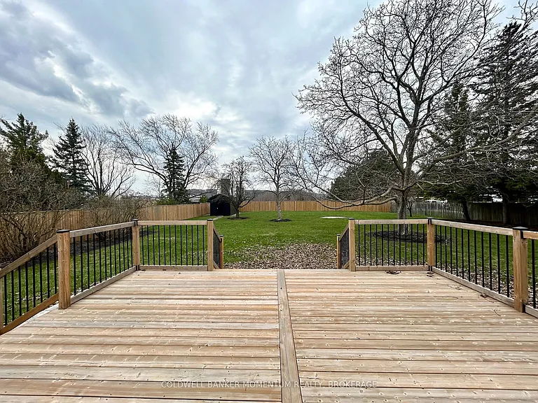 413 Queenston Rd — Photo 5