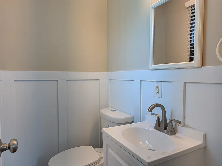 809 Jacobs Ln — Photo 12