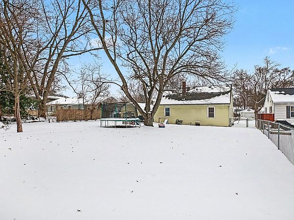 4th image of 1510 E Beardsley Ave