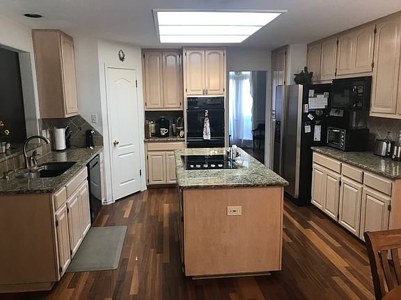 3rd image of 13625 Hercules Ln