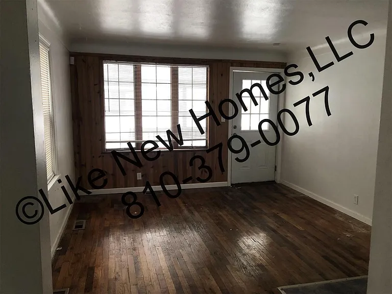 3702 Whitney Ave — Photo 9