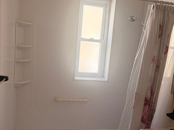 4th image of 24-32 23rd St #2