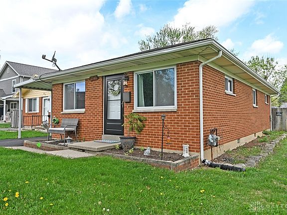 4th image of 2740 Gaylord Ave