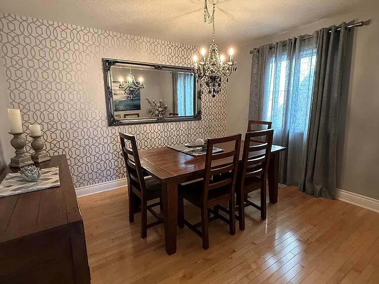 173 Hawkins Dr — Photo 2