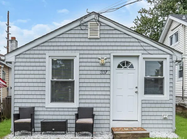 337 Shoreland Cir, Laurence Harbor, NJ 08879