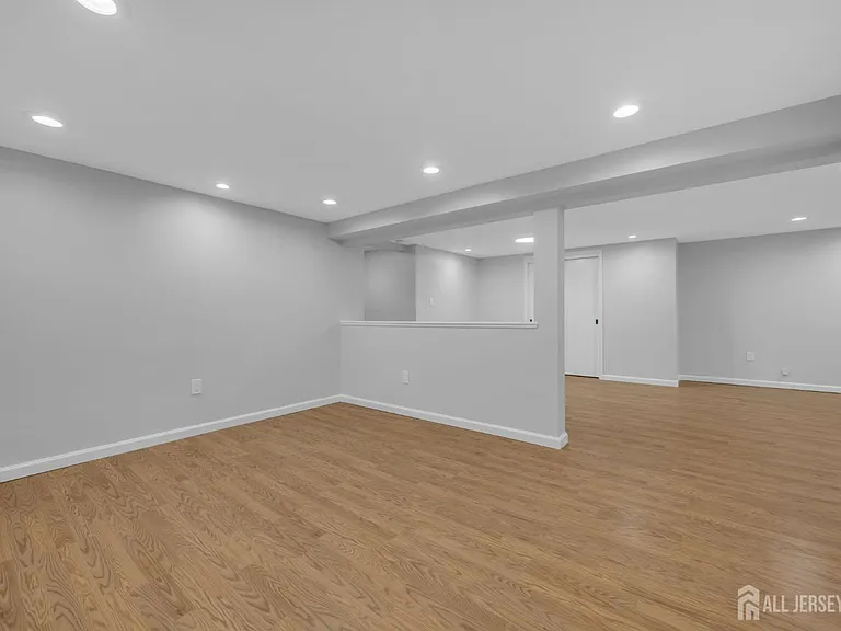 1430 Kearney Dr — Photo 37