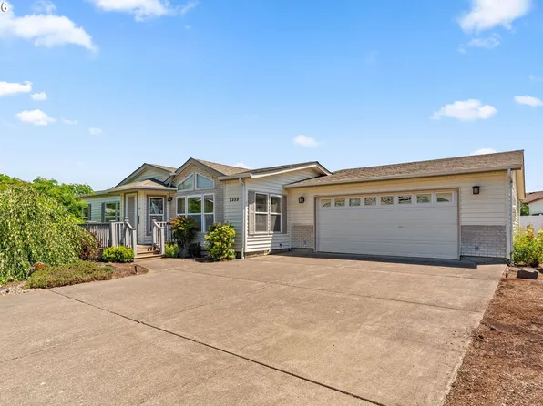 5359 Club Dr, Eugene, OR 97402
