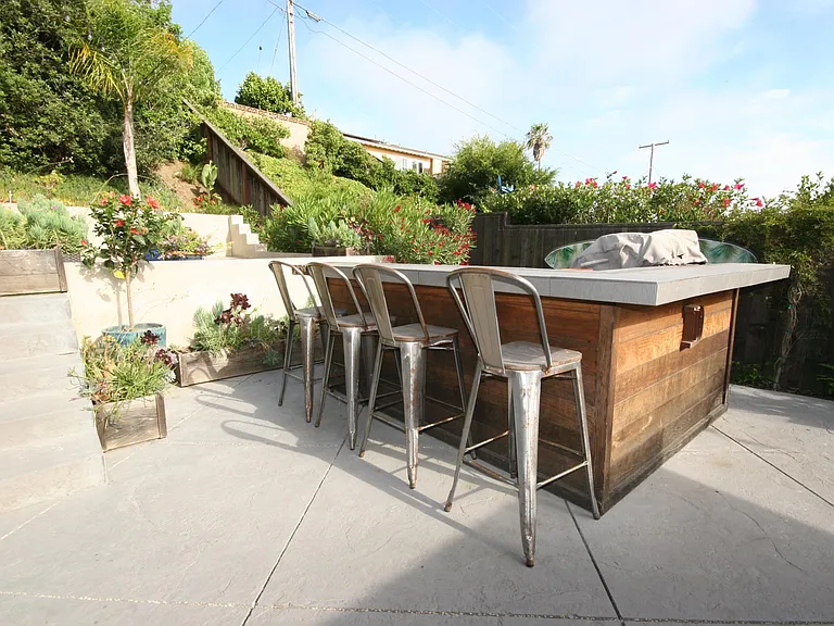 640 Aurora Ave — Photo 18