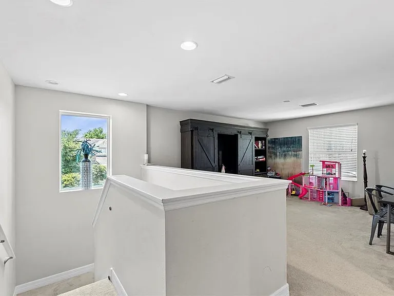 4545 Scarlet Loop — Photo 28