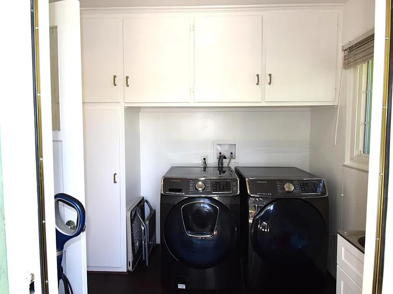 841 W Roses Rd — Photo 15