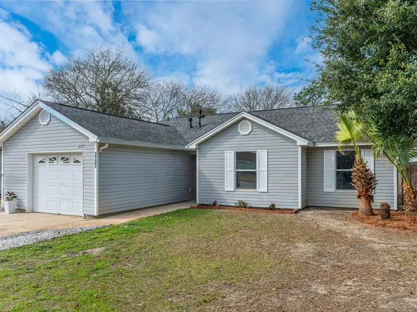 2137 Estates Cir, Navarre, FL 32566