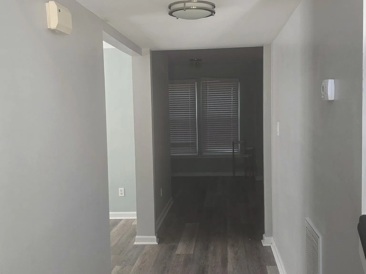3 bed, 1817 sqft, $2,350 — Photo 2