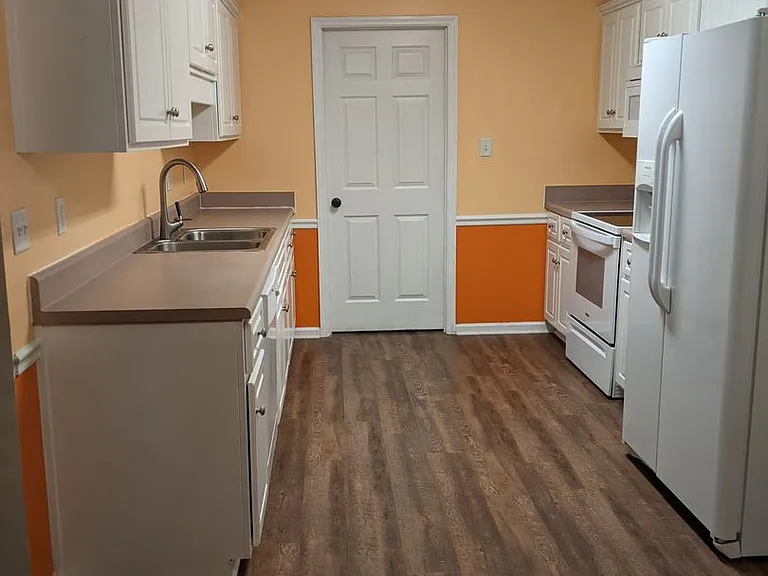 4557 Country Glen Cir — Photo 3