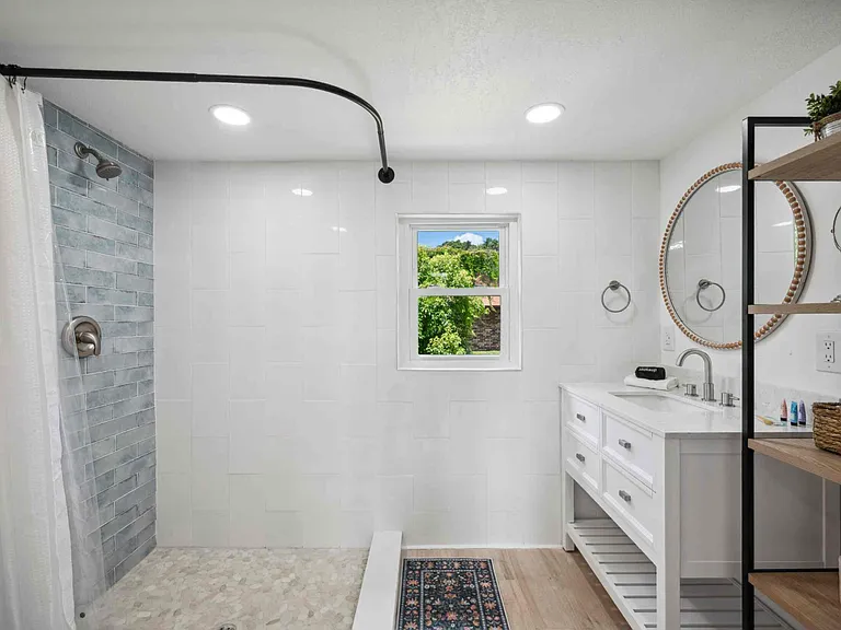 2131 1/2 King Ave #B — Photo 8