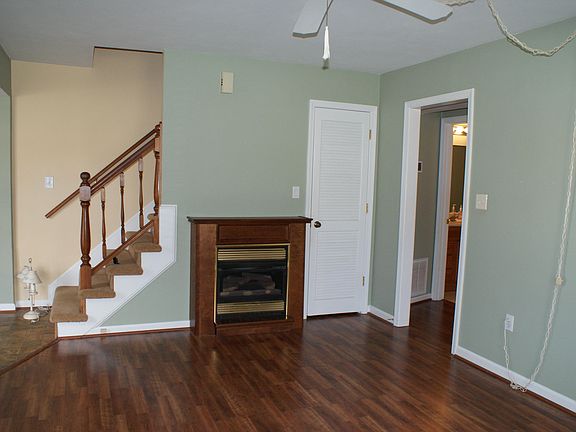 4th image of 1300 Parkdale Manor Dr