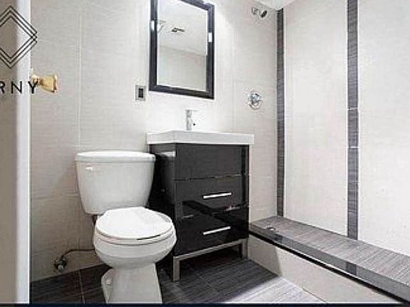 5th image of 56 E 21st St #1L
