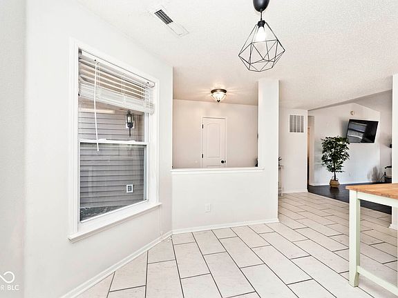 4th image of 11301 N Creekside Dr