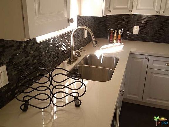 5th image of 6445 Hayvenhurst Ave