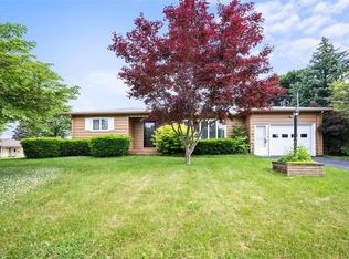 236 Candlewood Rd, Rochester, NY 14609