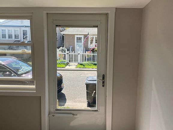 extra foyer entry way