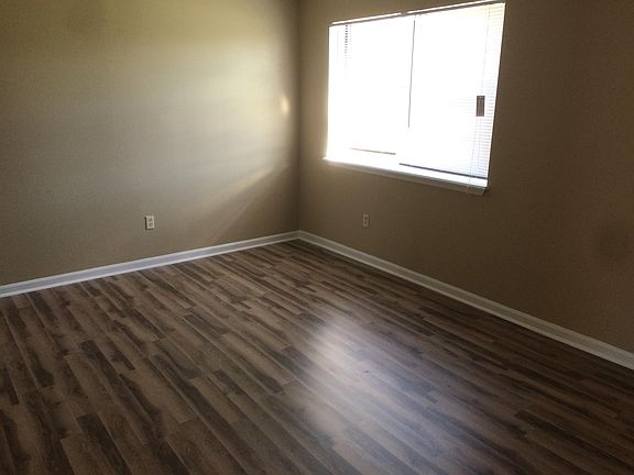 4th image of 1669 Foxhaven Dr APT 57