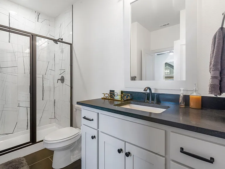 1111 Mammoth St — Photo 11