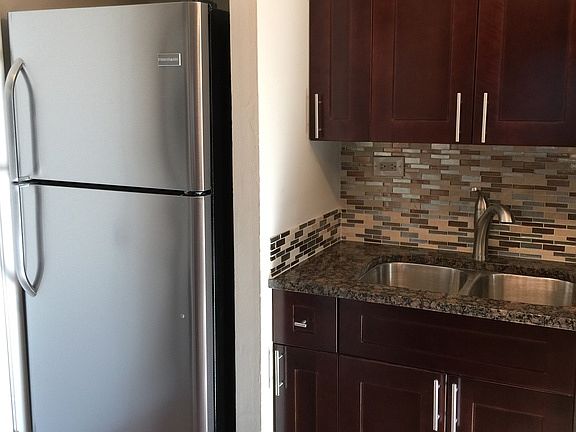 5th image of 2141 N Dogwood Ln