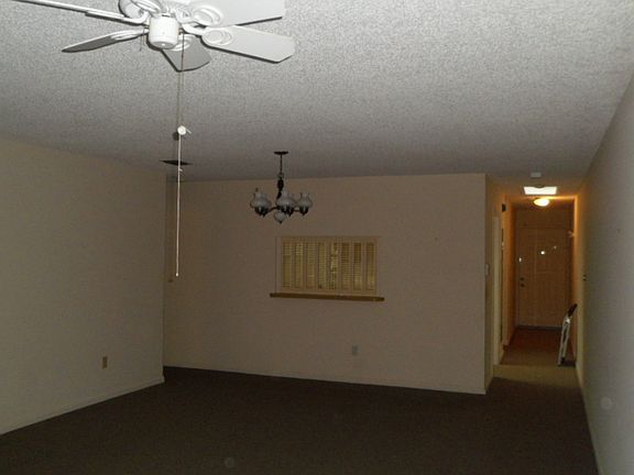 3rd image of 184 SW Crescent St
