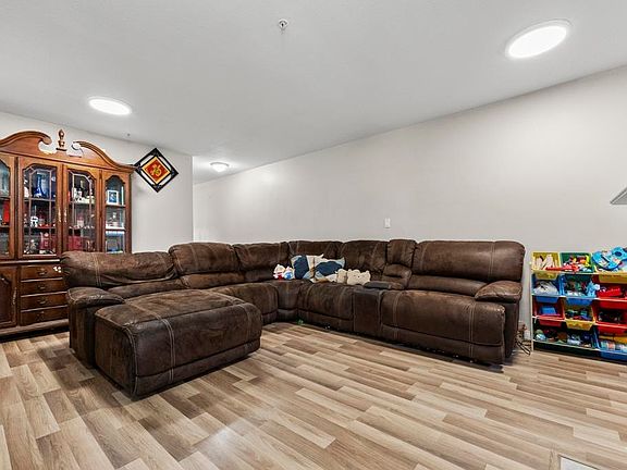 5th image of 5625 Senlac St #203