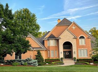 2871 Plum Creek Dr, Oakland, MI 48363