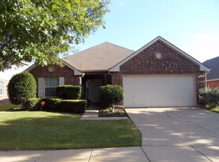 1936 Stonehill Dr, Justin, TX 76247