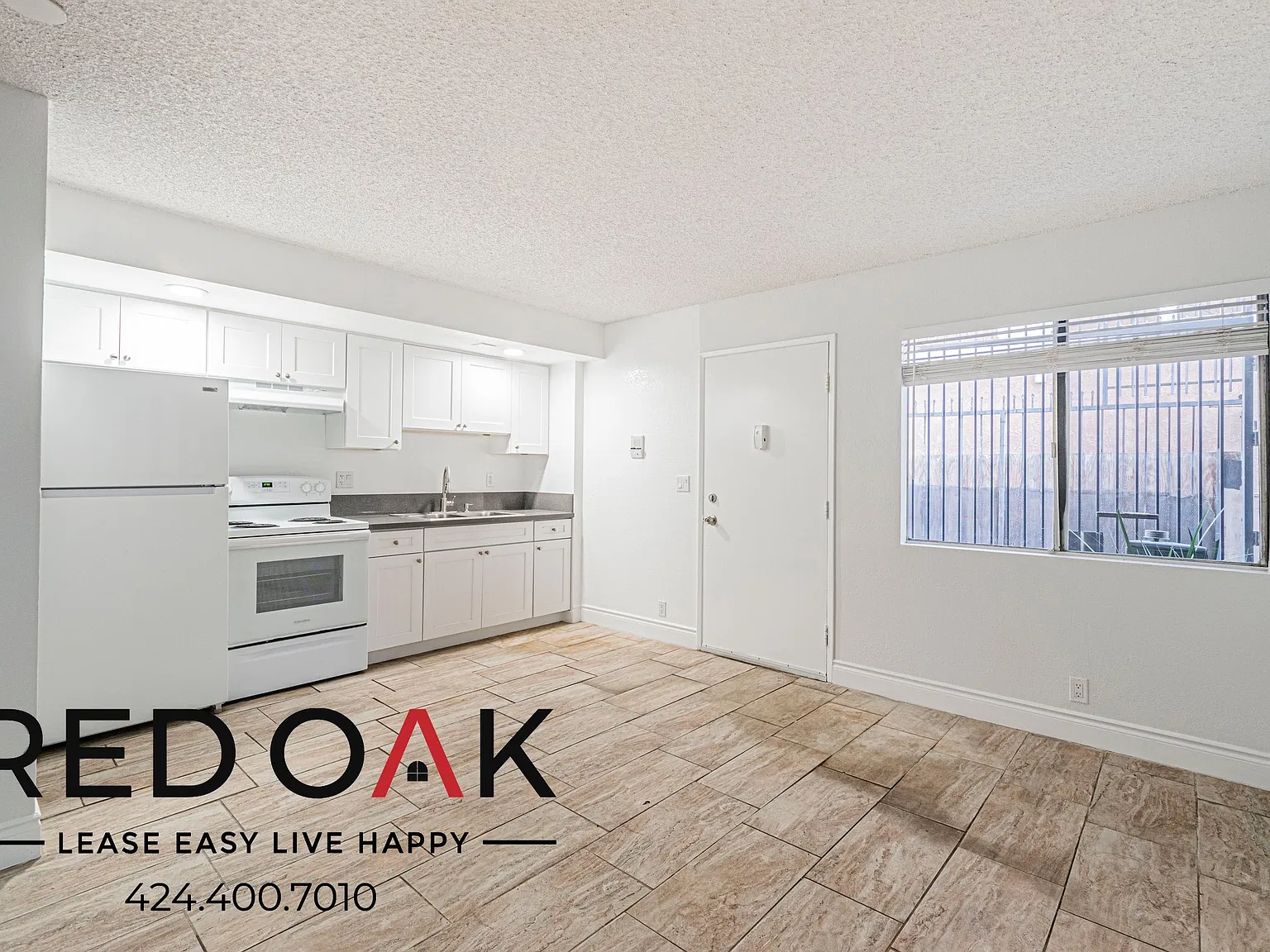 ~Low Deposit~ Refined 1-Bed With Air Conditioning, Patio And On-Site Laundry In The Heart Of Long... — Photo 1