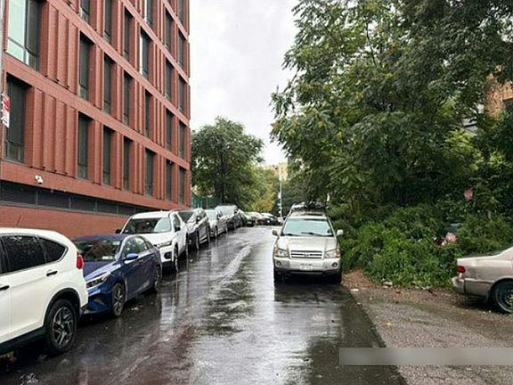 2nd image of 72 Clove Rd