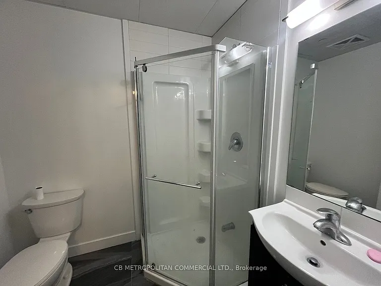335 College St #106 — Photo 3