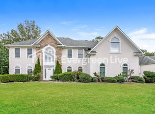 290 Beechwood Ln, Stone Mountain, GA 30087