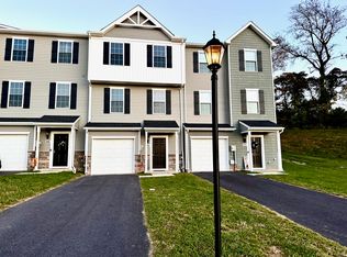 263 Holstein Dr, Hanover, PA 17331