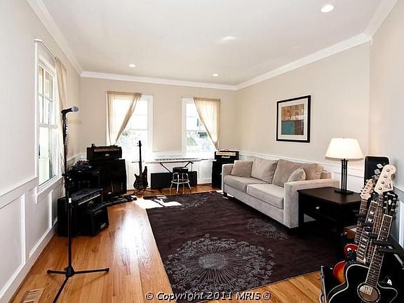 5th image of 1600 N Kenilworth St