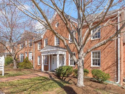 619 E High St APT 2, Charlottesville, VA, 22902