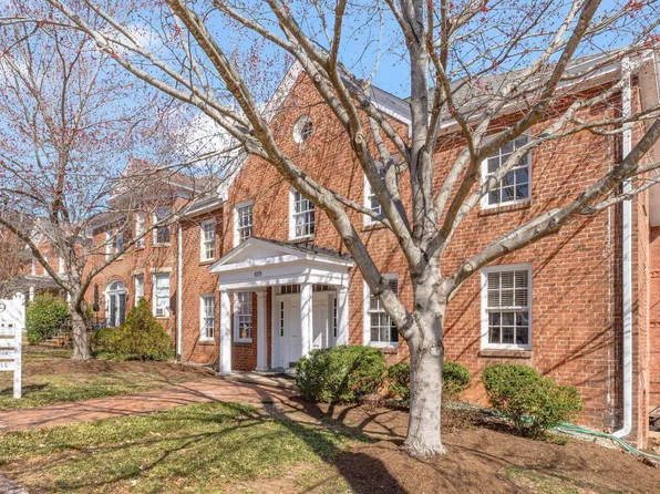619 E High St APT 2, Charlottesville, VA 22902