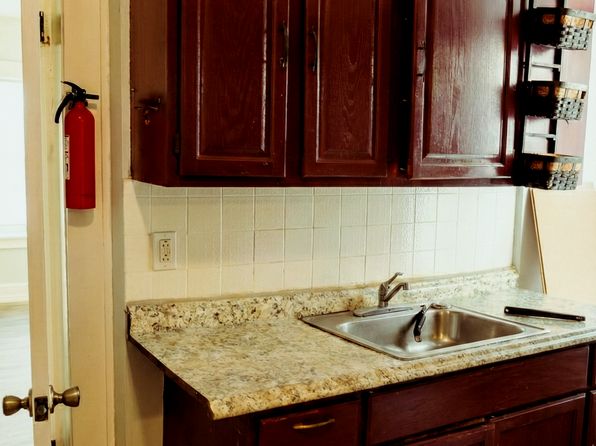 121 W Parmenter St APT 1