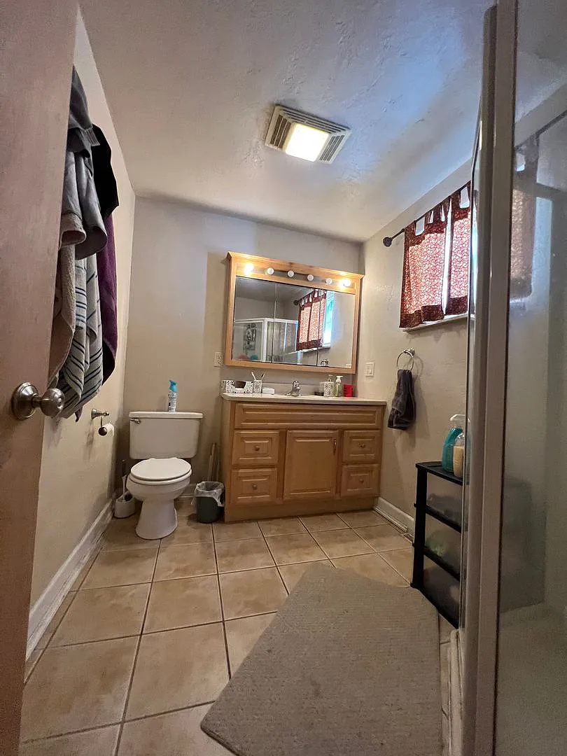 5 Bedroom House Steps from UW-La Crosse — Photo 2